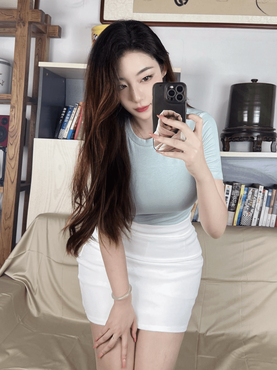 抖音网红杨晚柠高清写真合集 408张美图10部视频全收录