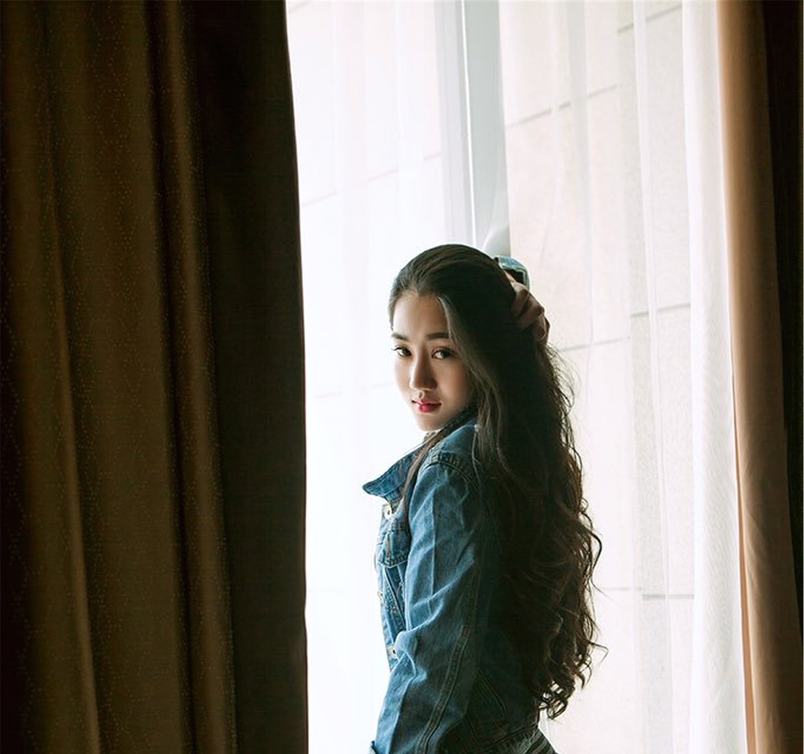 气质女神秦美女高清写真280张 1.8G大图包免费下载