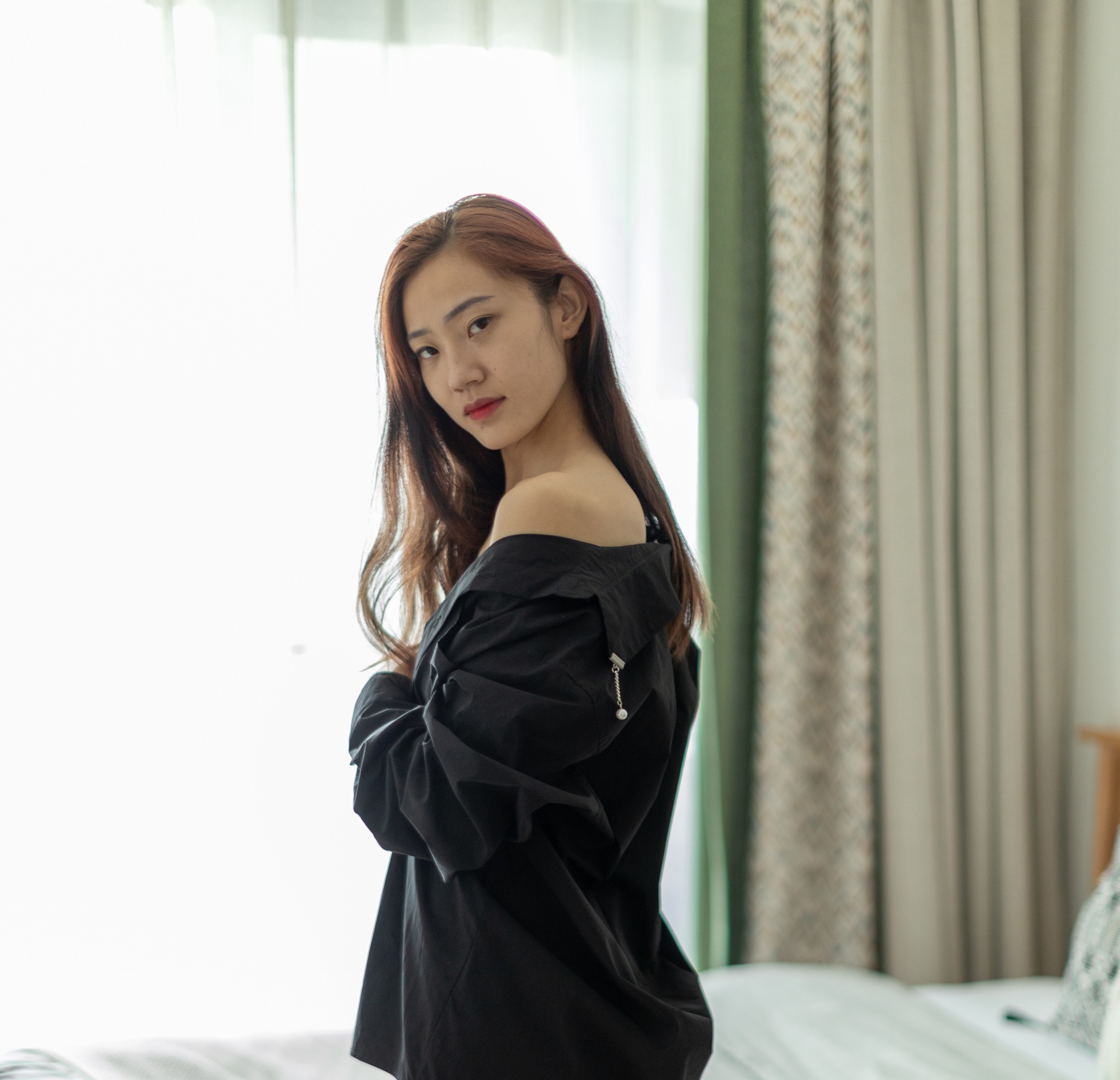 PKG摄影4K超清写真：高冷眼镜娘专集411P 7.47G